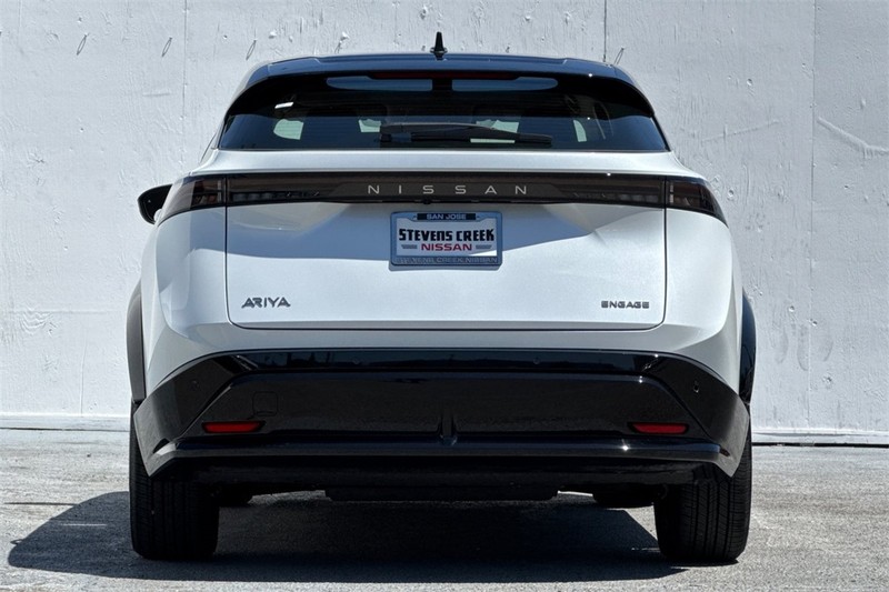 Nissan Ariya Vehicle Full-screen Gallery Image 05