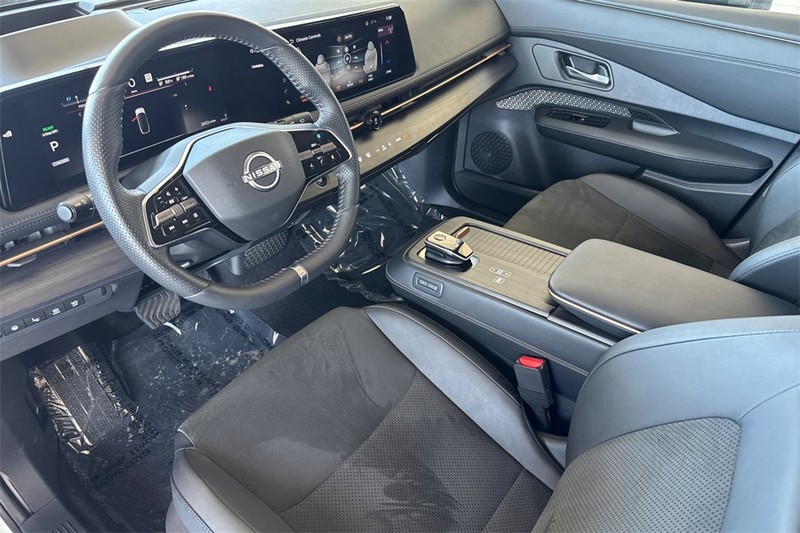 Nissan Ariya Vehicle Full-screen Gallery Image 10