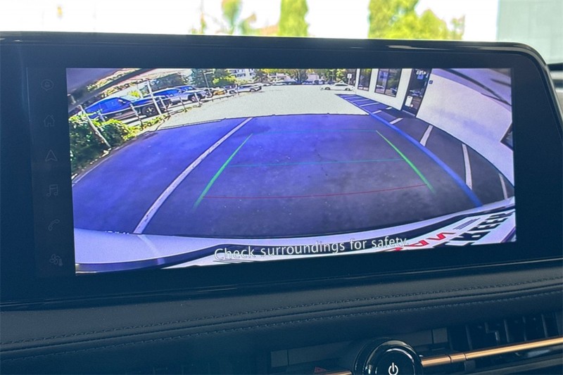 Nissan Ariya Vehicle Full-screen Gallery Image 19