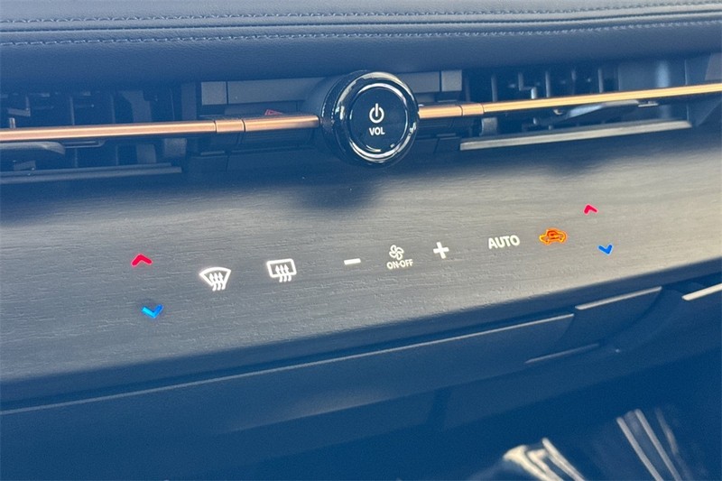 Nissan Ariya Vehicle Full-screen Gallery Image 20