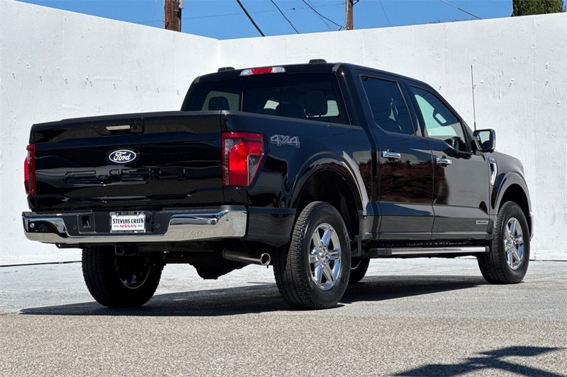 Ford F-150 Vehicle Full-screen Gallery Image 04