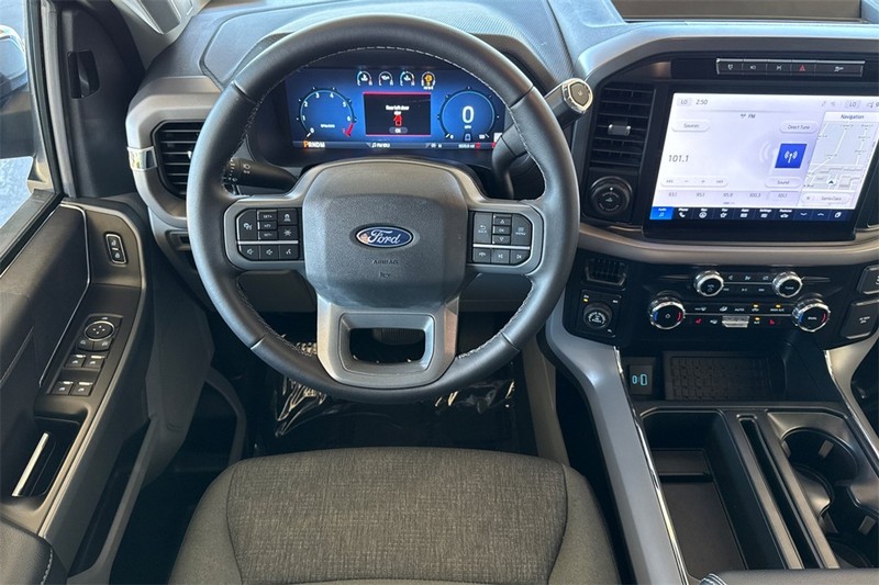 Ford F-150 Vehicle Full-screen Gallery Image 14