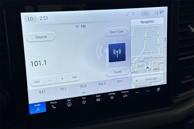 Ford F-150 Vehicle Full-screen Gallery Image 17