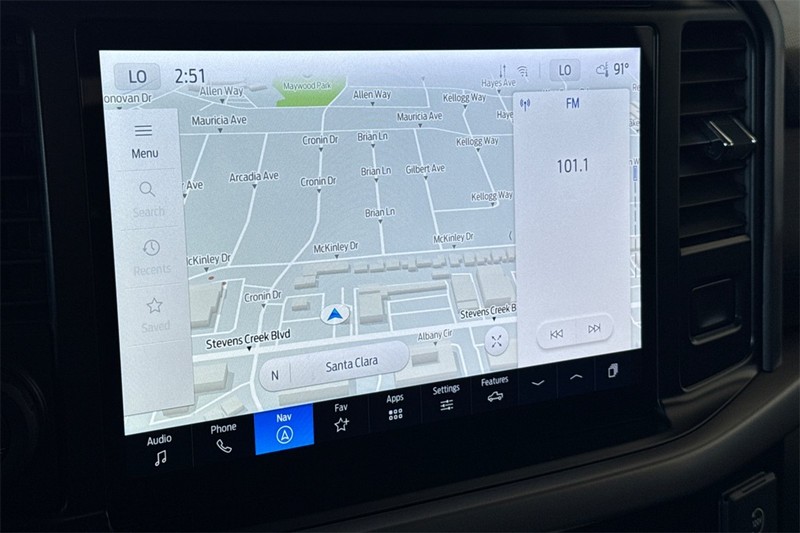 Ford F-150 Vehicle Full-screen Gallery Image 18