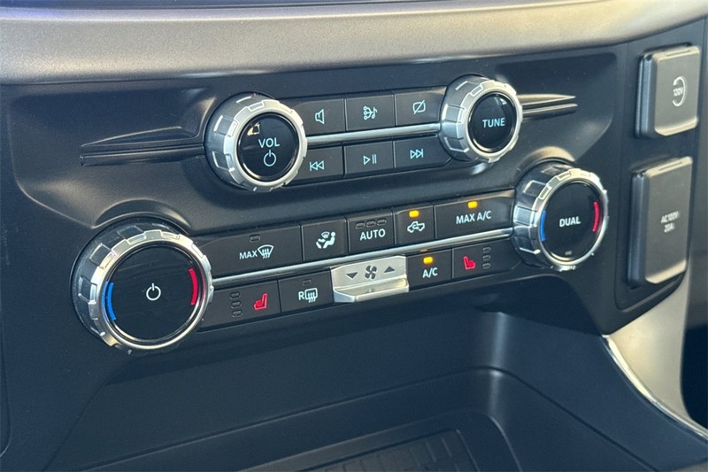 Ford F-150 Vehicle Full-screen Gallery Image 20