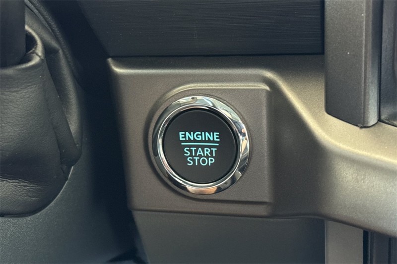 Ford F-150 Vehicle Full-screen Gallery Image 22