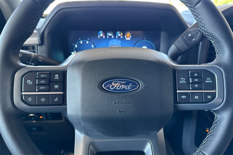 Ford F-150 Vehicle Full-screen Gallery Image 23