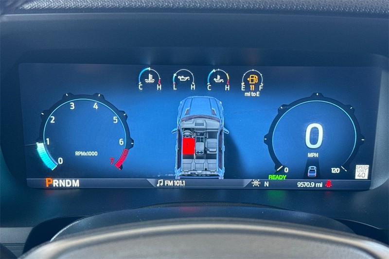 Ford F-150 Vehicle Full-screen Gallery Image 24