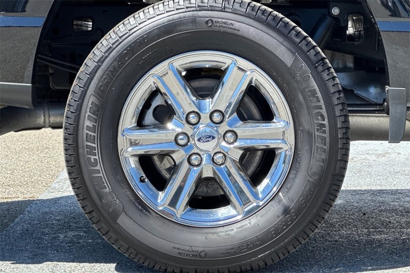 Ford F-150 Vehicle Full-screen Gallery Image 26