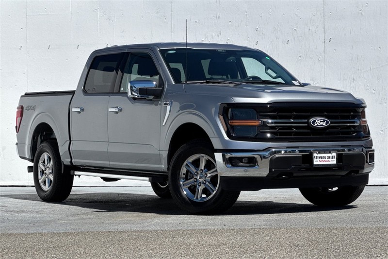 Ford F-150 Vehicle Full-screen Gallery Image 02