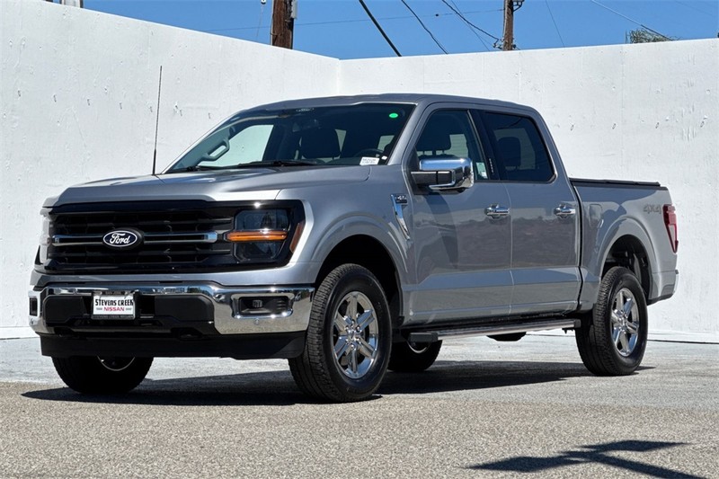 Ford F-150 Vehicle Full-screen Gallery Image 08