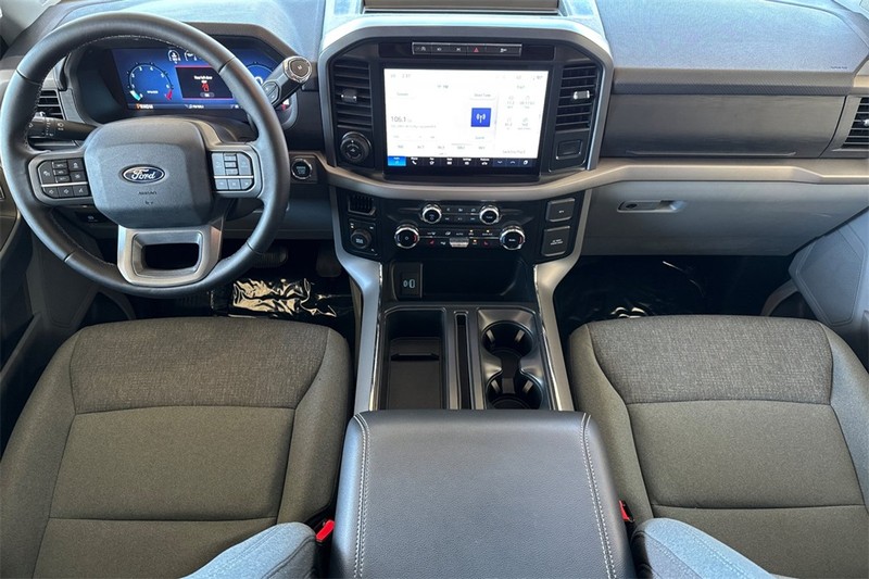Ford F-150 Vehicle Full-screen Gallery Image 13