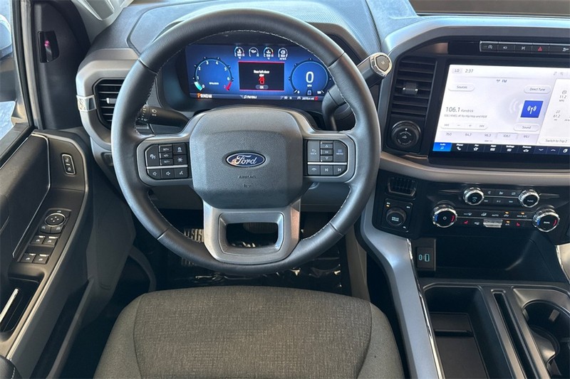 Ford F-150 Vehicle Full-screen Gallery Image 14