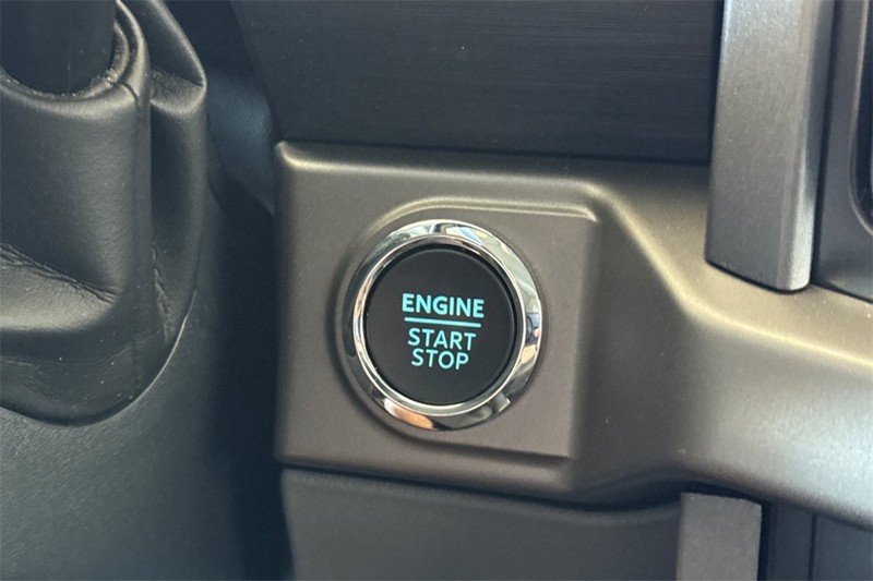 Ford F-150 Vehicle Full-screen Gallery Image 21