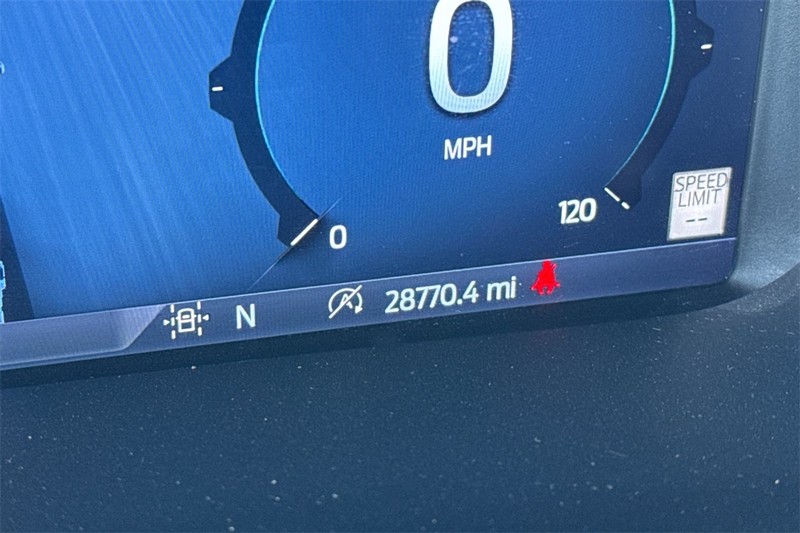 Ford F-150 Vehicle Full-screen Gallery Image 24