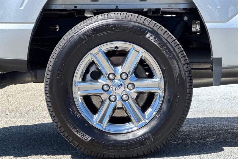 Ford F-150 Vehicle Full-screen Gallery Image 25