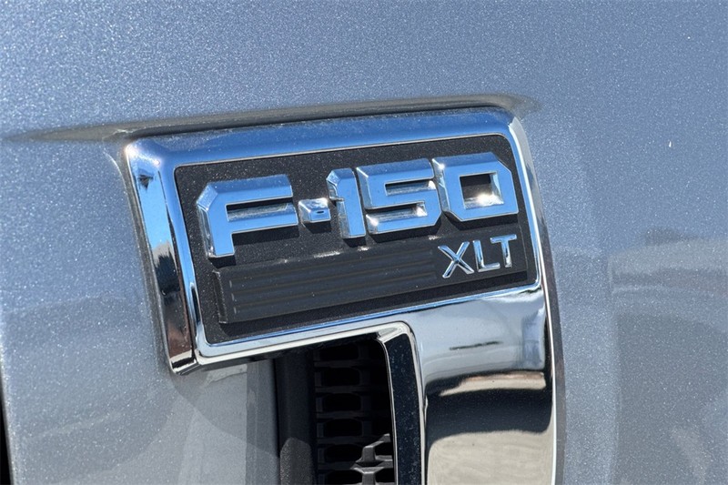 Ford F-150 Vehicle Full-screen Gallery Image 26