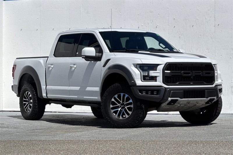 Ford F-150 Vehicle Full-screen Gallery Image 02