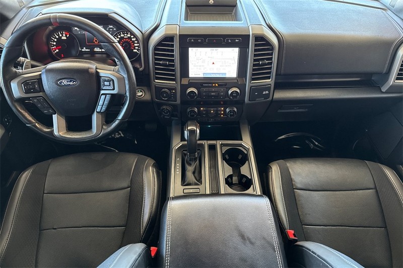 Ford F-150 Vehicle Full-screen Gallery Image 13