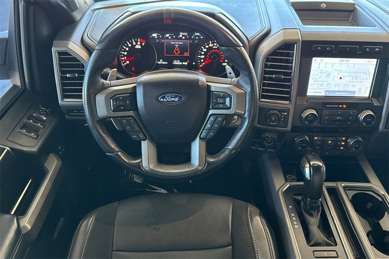 Ford F-150 Vehicle Full-screen Gallery Image 14