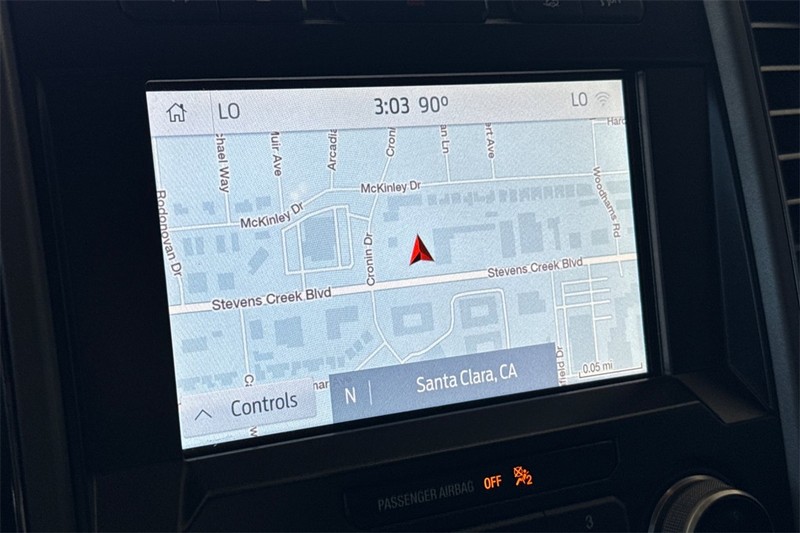 Ford F-150 Vehicle Full-screen Gallery Image 18