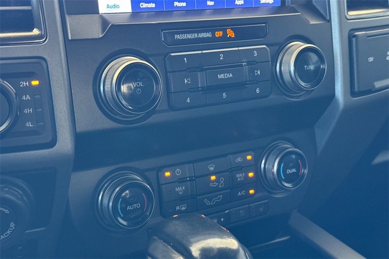 Ford F-150 Vehicle Full-screen Gallery Image 20