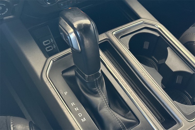 Ford F-150 Vehicle Full-screen Gallery Image 21