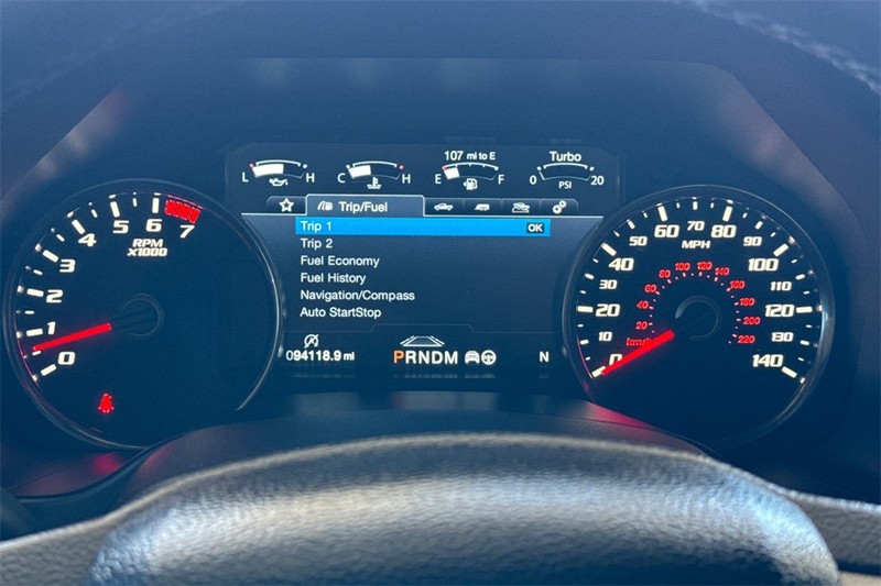 Ford F-150 Vehicle Full-screen Gallery Image 24