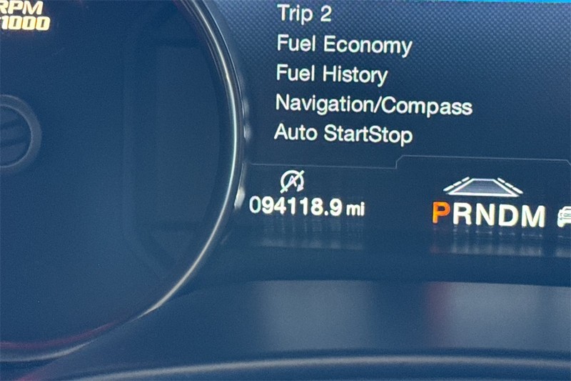Ford F-150 Vehicle Full-screen Gallery Image 25