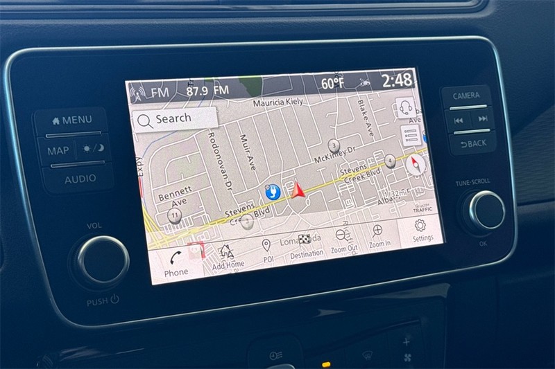 Nissan LEAF Vehicle Full-screen Gallery Image 18