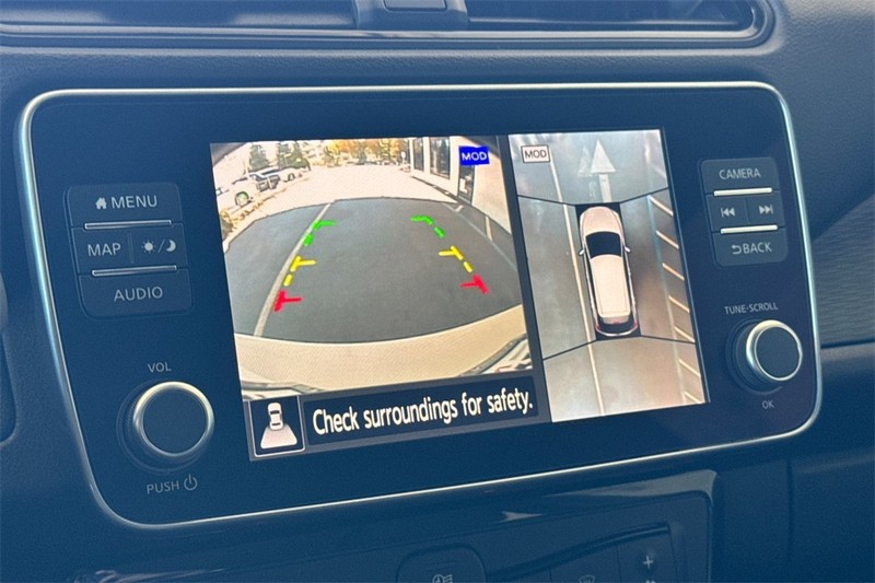 Nissan LEAF Vehicle Full-screen Gallery Image 19