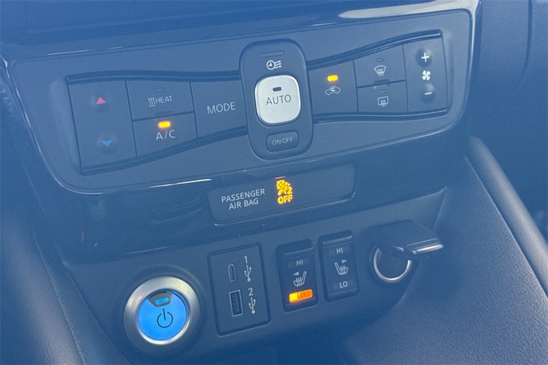 Nissan LEAF Vehicle Full-screen Gallery Image 20
