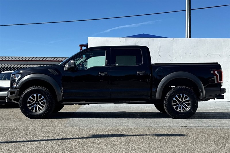 Ford F-150 Vehicle Full-screen Gallery Image 07
