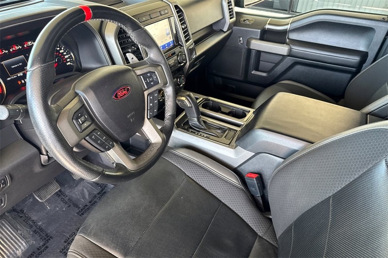 Ford F-150 Vehicle Full-screen Gallery Image 10