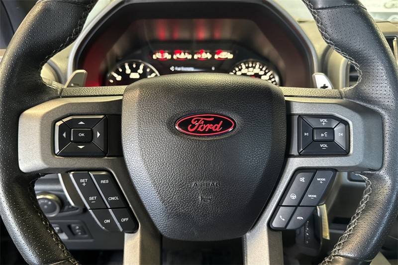 Ford F-150 Vehicle Full-screen Gallery Image 22