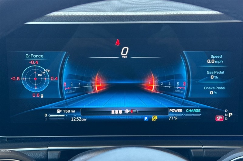 Mercedes-Benz GLE Vehicle Full-screen Gallery Image 24