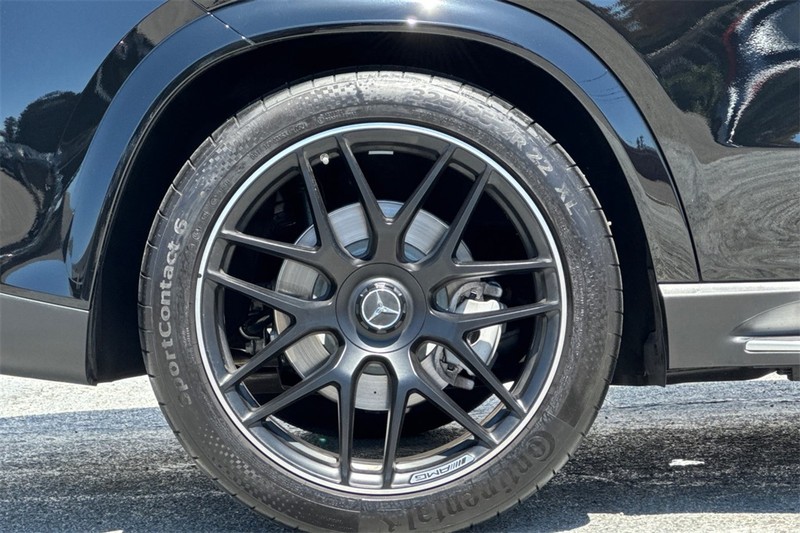 Mercedes-Benz GLE Vehicle Full-screen Gallery Image 26