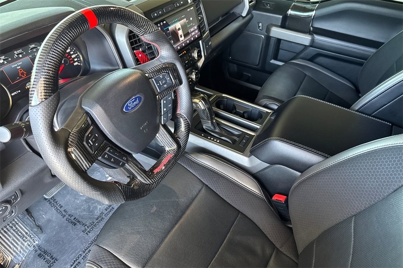 Ford F-150 Vehicle Full-screen Gallery Image 10