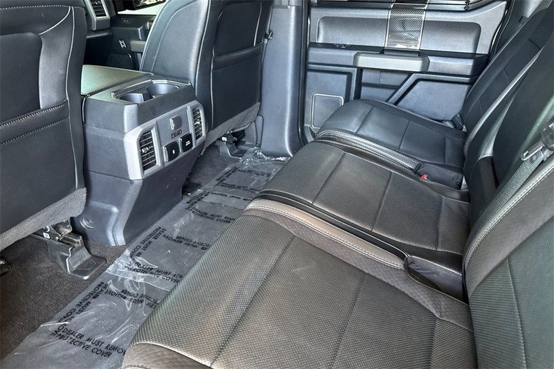 Ford F-150 Vehicle Full-screen Gallery Image 12