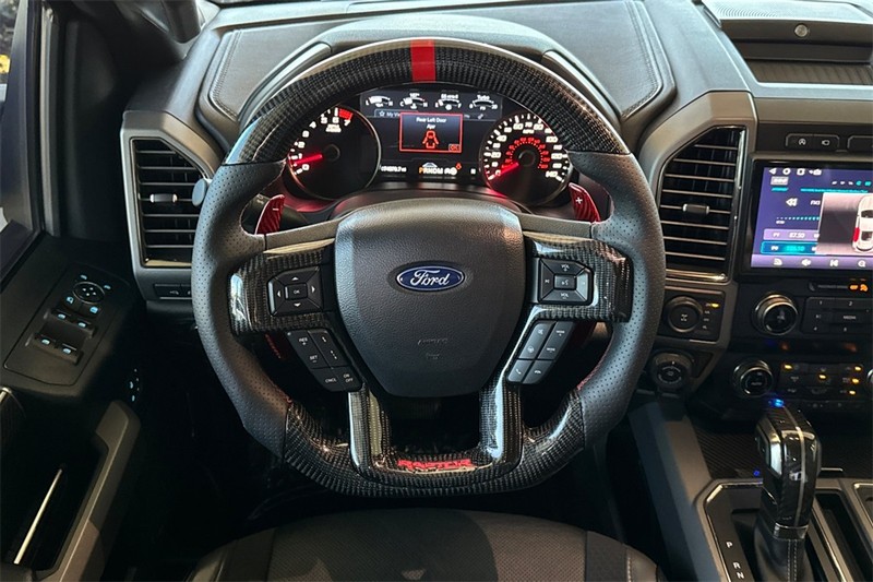 Ford F-150 Vehicle Full-screen Gallery Image 14