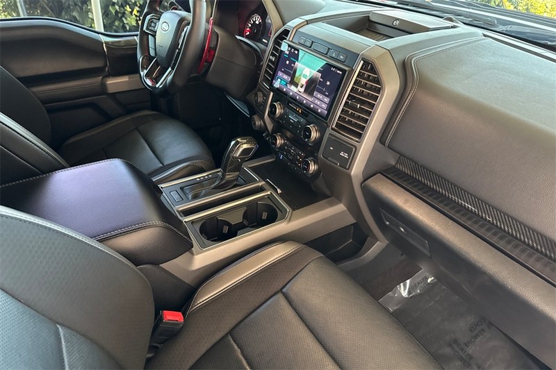 Ford F-150 Vehicle Full-screen Gallery Image 15