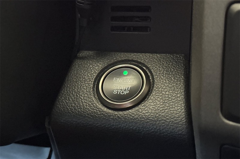 Ford F-150 Vehicle Full-screen Gallery Image 21