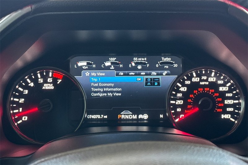 Ford F-150 Vehicle Full-screen Gallery Image 23