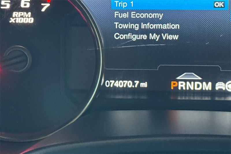 Ford F-150 Vehicle Full-screen Gallery Image 24
