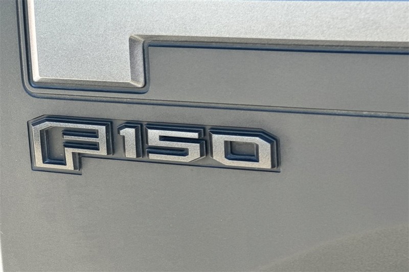 Ford F-150 Vehicle Full-screen Gallery Image 26