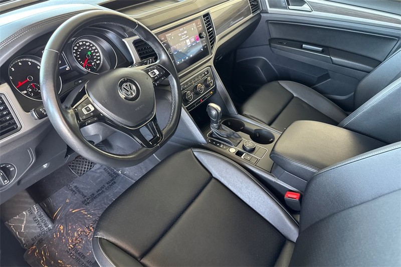 Volkswagen Atlas Vehicle Full-screen Gallery Image 10