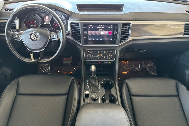 Volkswagen Atlas Vehicle Full-screen Gallery Image 13