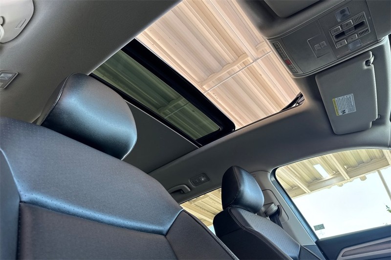 Volkswagen Atlas Vehicle Full-screen Gallery Image 16