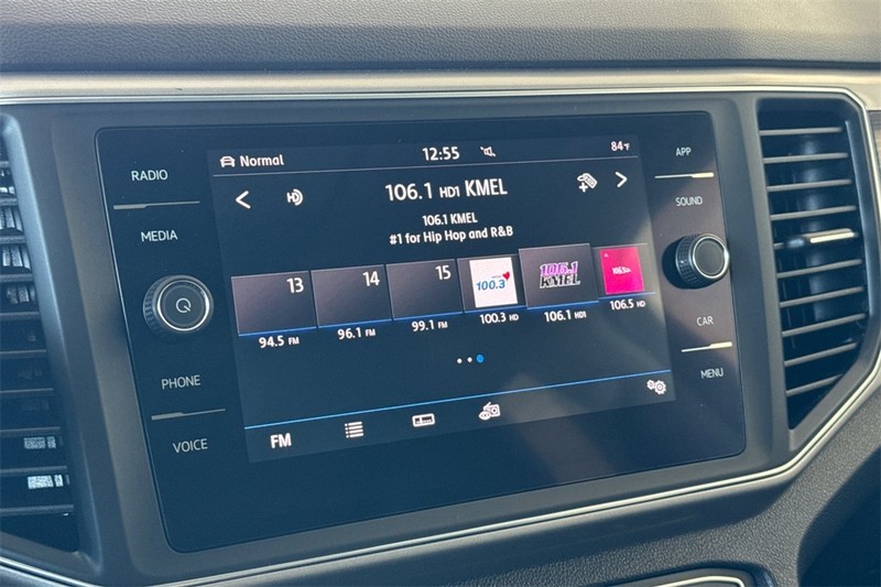 Volkswagen Atlas Vehicle Full-screen Gallery Image 17