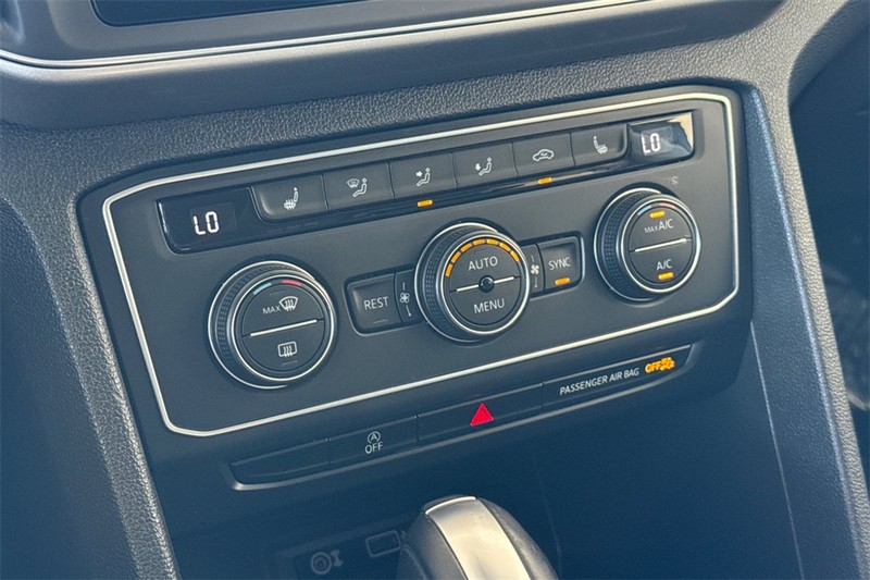 Volkswagen Atlas Vehicle Full-screen Gallery Image 19